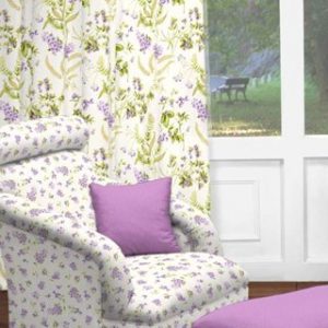 Gobbo Arredo esegue lavori di tappezzeria. Rifacciamo e rifoderiamo sedie, poltrone, divani, puff, letti. Realizziamo cuscini per sedie su misura. I tessuti per la tappezzeria variano dal cotone al lino al misto con tinte unite, fantasie o coordinati,  ai sintetici, all'ecopelle e alla pelle