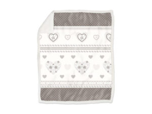 Cuori tortora su fondo bianco e tortora Plaid morbidotto Light dis. Chambery TORTORA da un lato morbida microfibra retro sherpa Caldo e soffice è ideale da tenere sul divano, ai piedi del letto o come coperta Misura: Coperta singola, 150 x 200 cm Tessuto: 100% poliestere Confezionamento: con bordo risvoltato Lavabile a 30°C in lavatrice. Non candeggiare, non stirare a caldo, no asciugatrice.