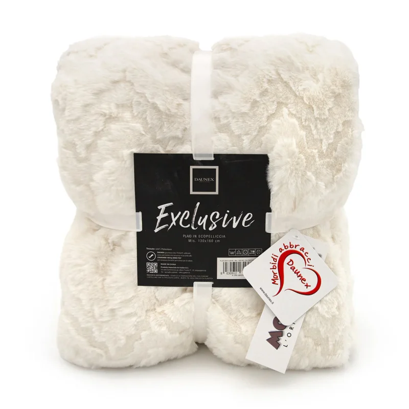 Plaid in MicroPile con Stampa in Rilievo - Exclusive di DAUNEX Il Plaid Exclusive è realizzato in un soffice e morbido Micropile. Caldo e gradevole al tatto, il plaid è caratterizzato da una lavorazione geometrica a chevron in rilievo. Inoltre, il capo è rifinito con un bordo risvoltato. Il Micropile è un tessuto sintetico leggero, morbido e caldo, ideale per l’abbigliamento invernale. È traspirante, asciuga rapidamente e offre un’ottima resistenza all’usura. Perfetto per mantenere il calore senza aggiungere peso, garantendo comfort e libertà di movimento. Caratteristiche tecniche: Materiale: Micropile Design: stampa  in rilievo Lavaggio: Facilmente lavabile in lavatrice a 30 gradi Asciugatrice si/no: no Misura 130x160 cm